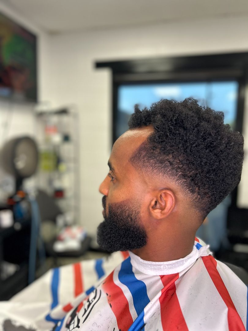 Galaxy A17 Barbershop milkias 5x7 (2)